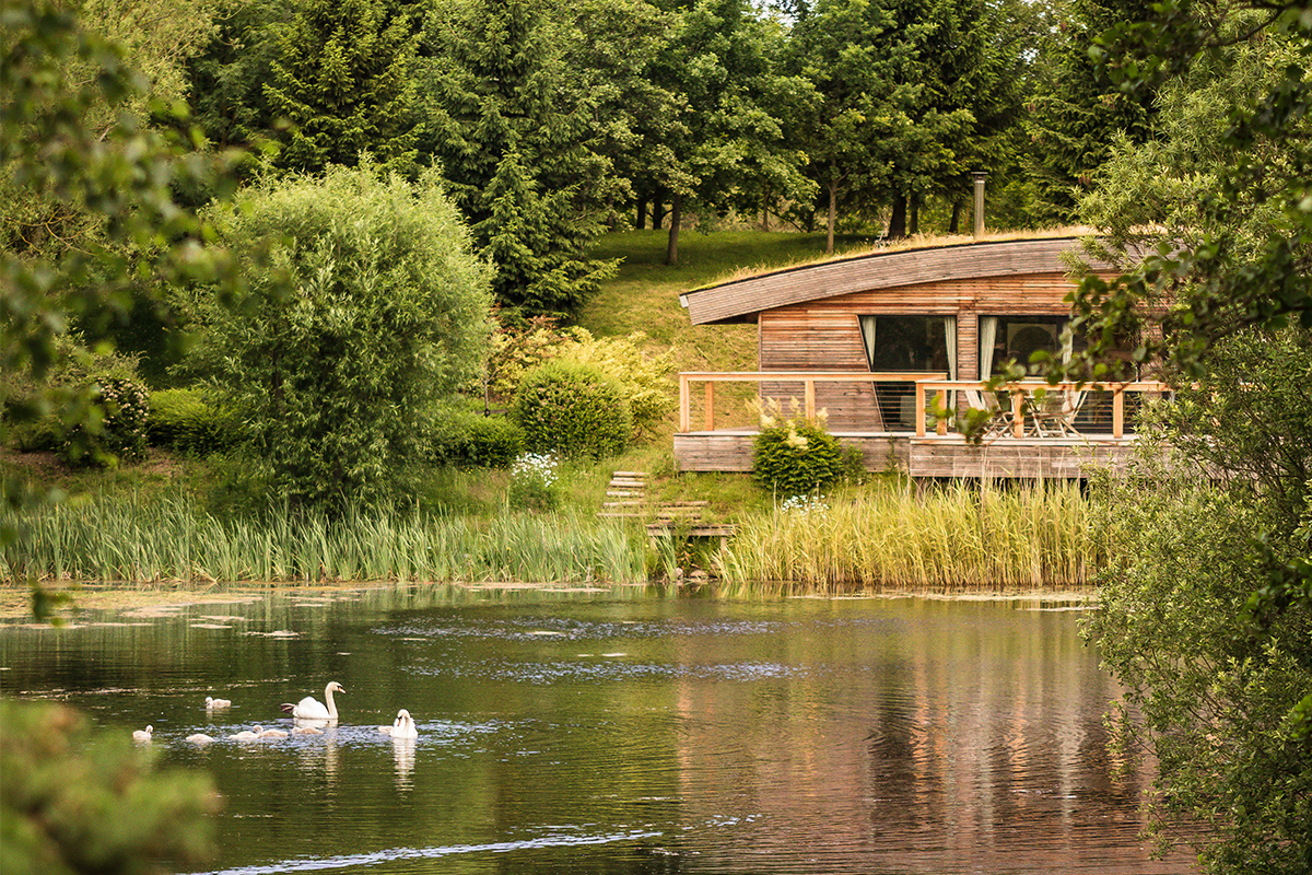 lakeside lodge