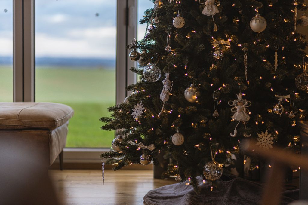 Christmas decorated cottages to rent