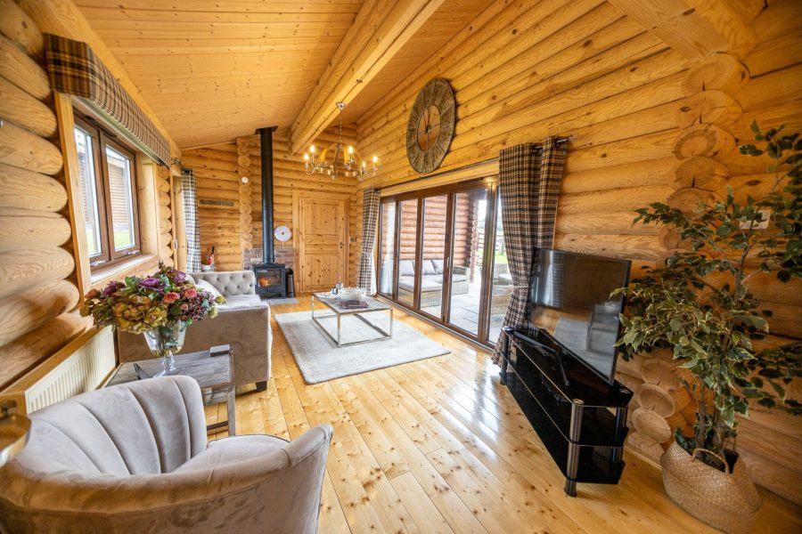 Lodge with Hot Tub
