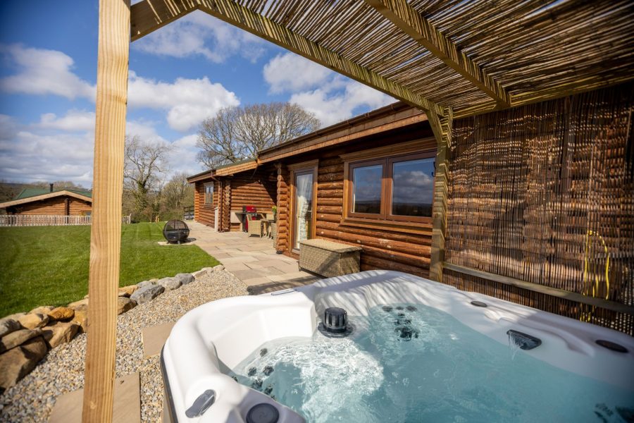 Wheelchair accessible lodges with hot tubs