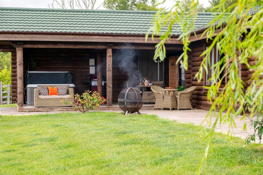 Log Cabins with hot tubs