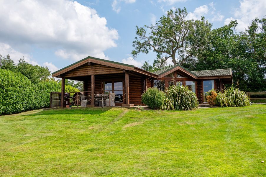 hot tub and sauna lodges
