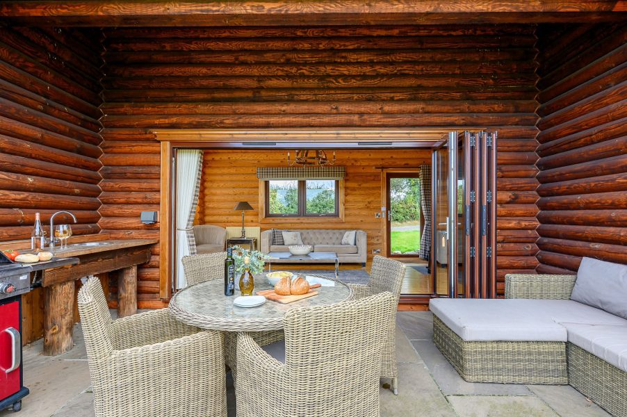 log cabins with hot tubs
