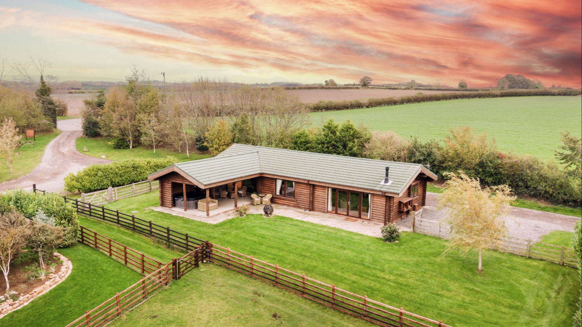 log cabins with hot tubs
