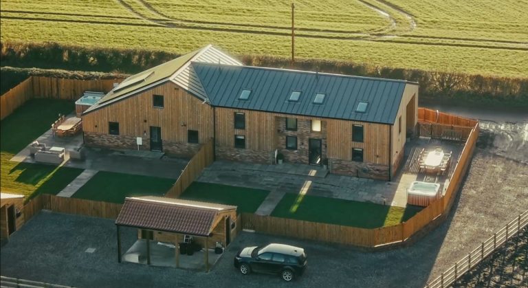 holiday cottage that sleeps 16 people