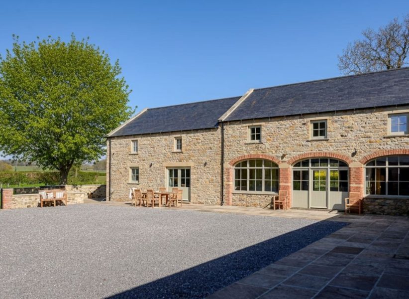 Hollins Barn image 1